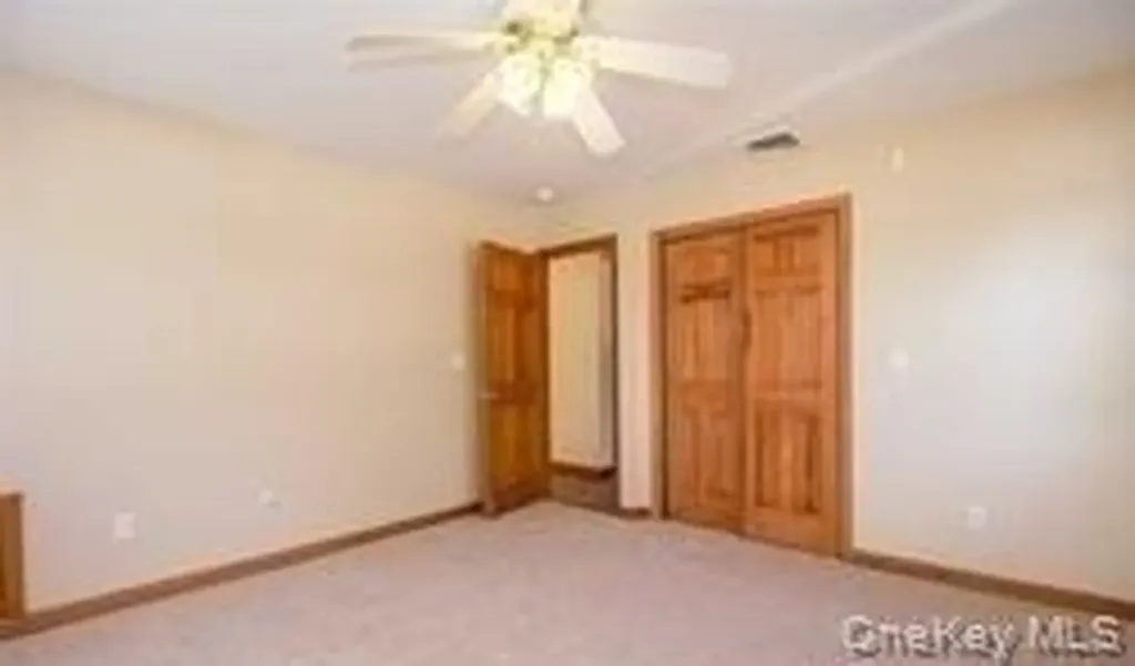 4 Thistle Lane Kings Park NY 11754