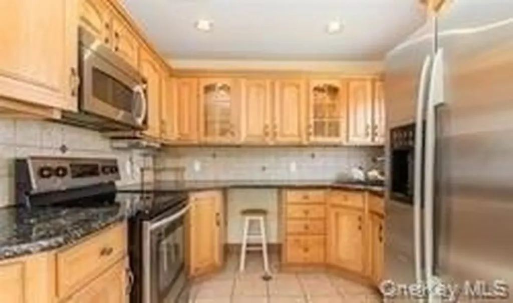 4 Thistle Lane Kings Park NY 11754