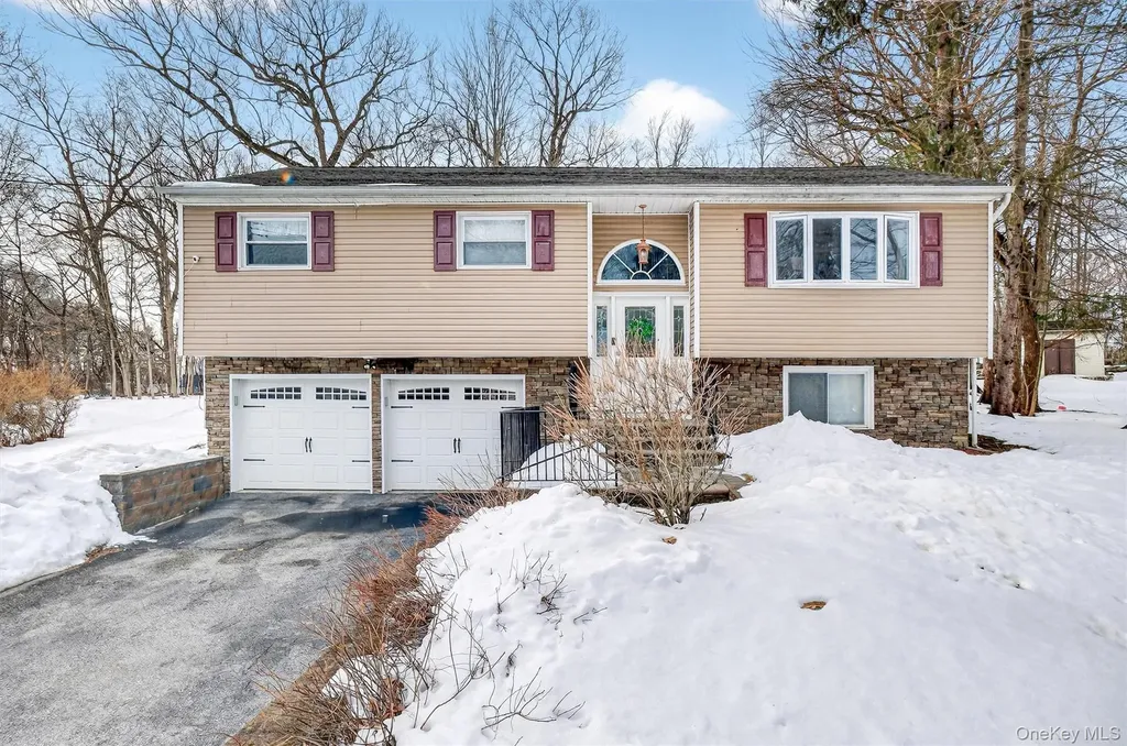 11 Darlene Drive Poughkeepsie NY 12601