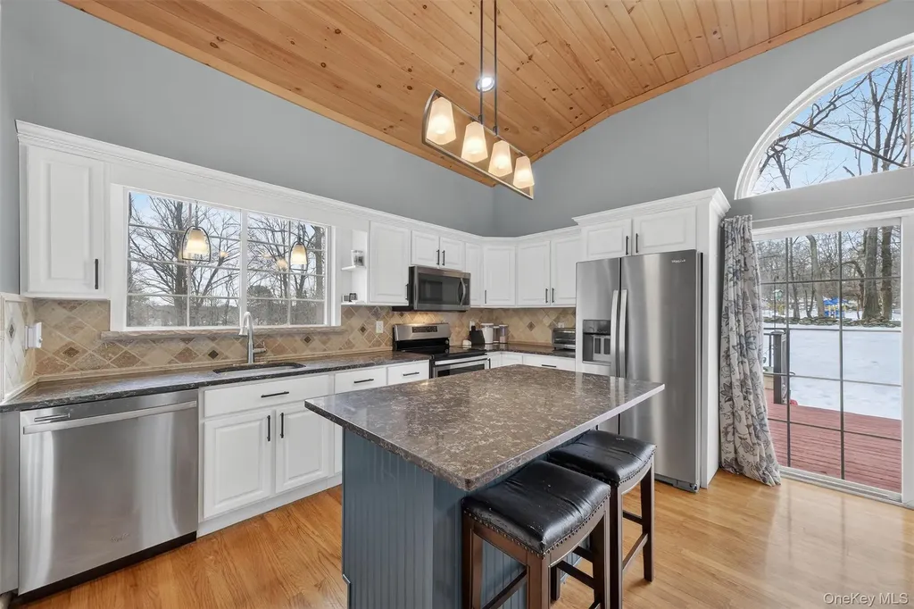 11 Darlene Drive Poughkeepsie NY 12601