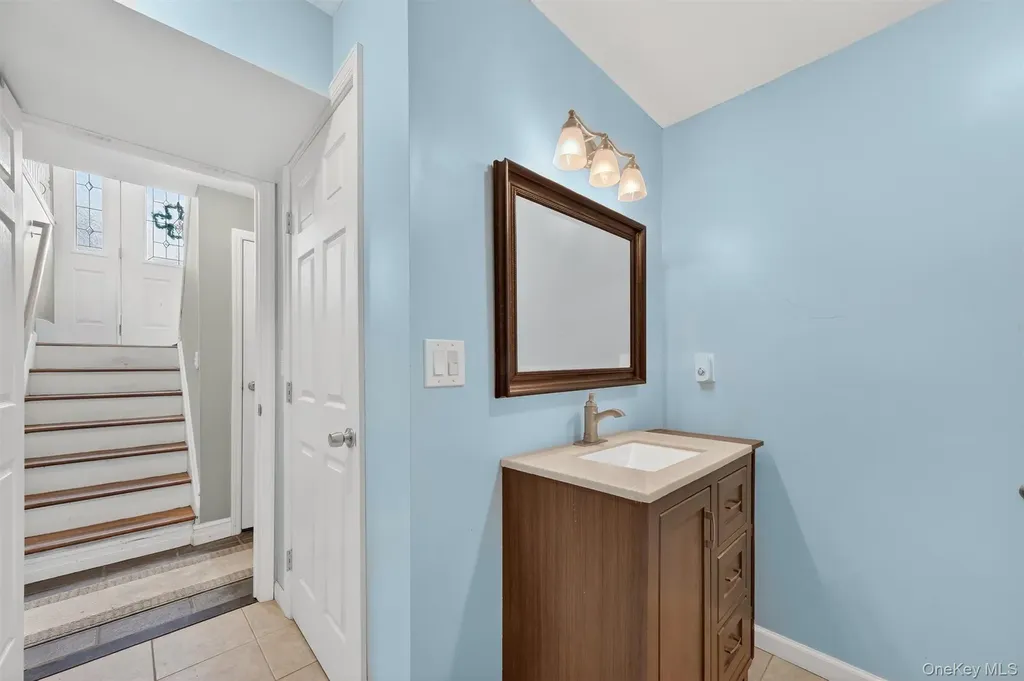 11 Darlene Drive Poughkeepsie NY 12601