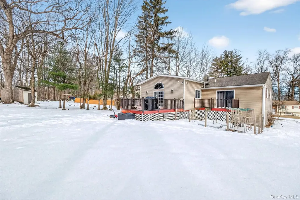 11 Darlene Drive Poughkeepsie NY 12601