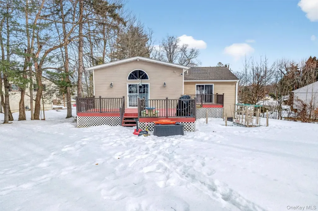11 Darlene Drive Poughkeepsie NY 12601