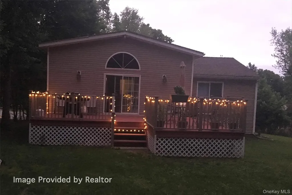 11 Darlene Drive Poughkeepsie NY 12601
