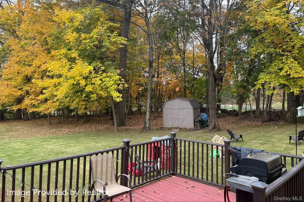 11 Darlene Drive Poughkeepsie NY 12601