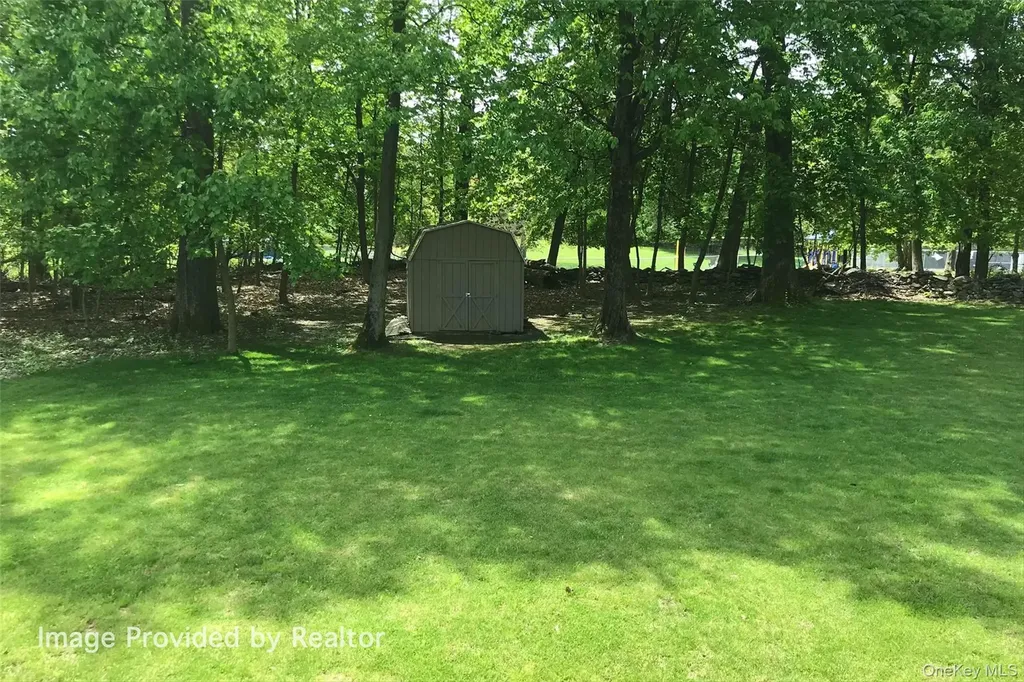 11 Darlene Drive Poughkeepsie NY 12601