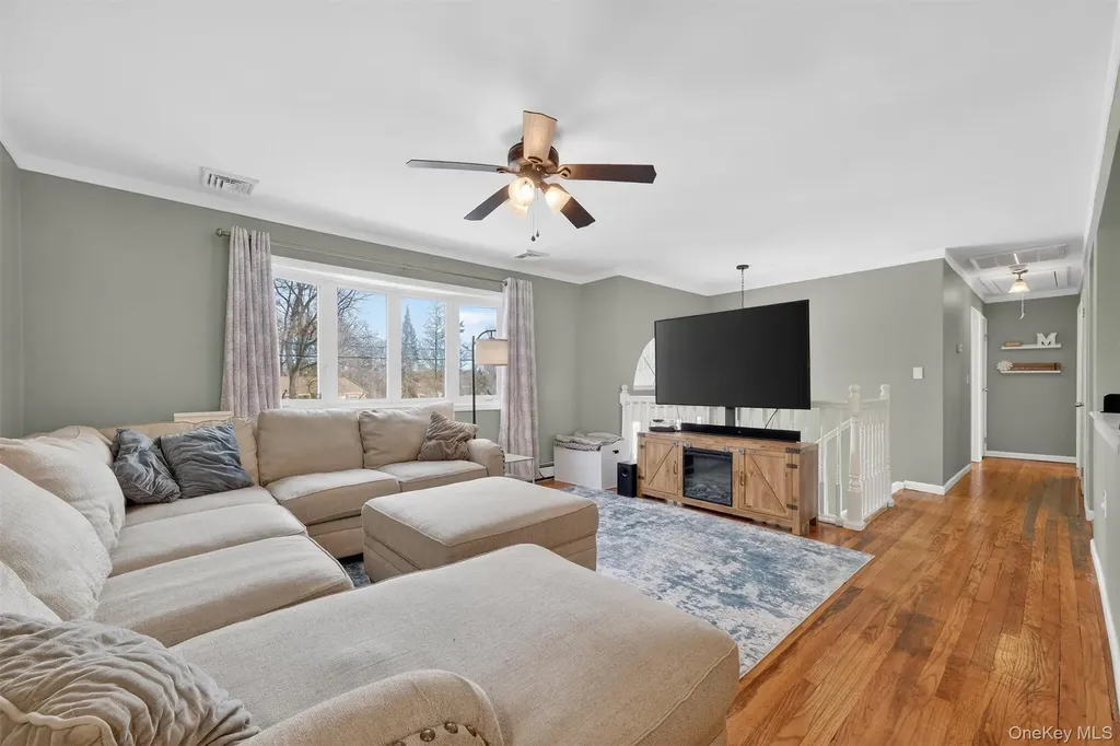 11 Darlene Drive Poughkeepsie NY 12601