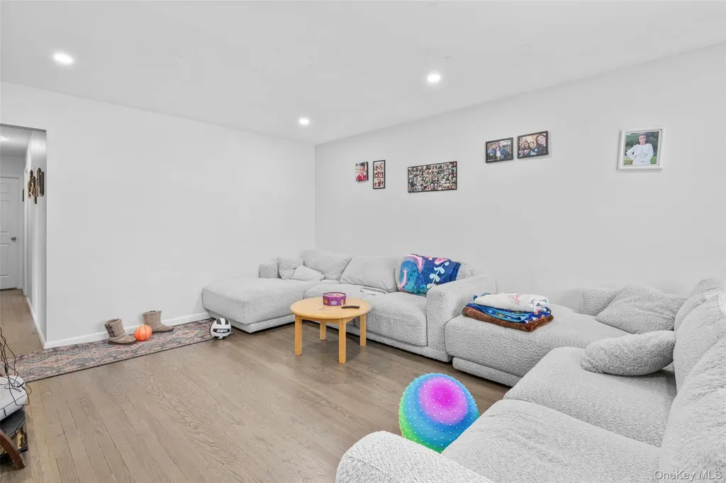 66 Harding Avenue White Plains NY 10606