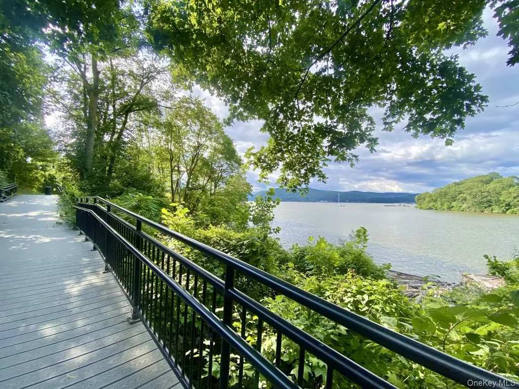 213 Riverbend Drive Peekskill NY 10566