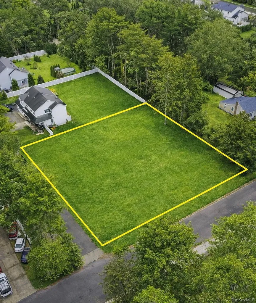 85 N Howell Avenue Centereach NY 11720