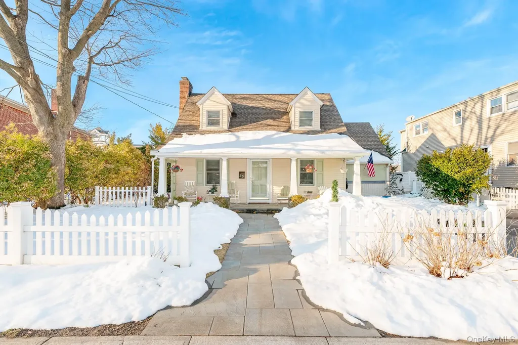 25 Old Mill Road Merrick NY 11566