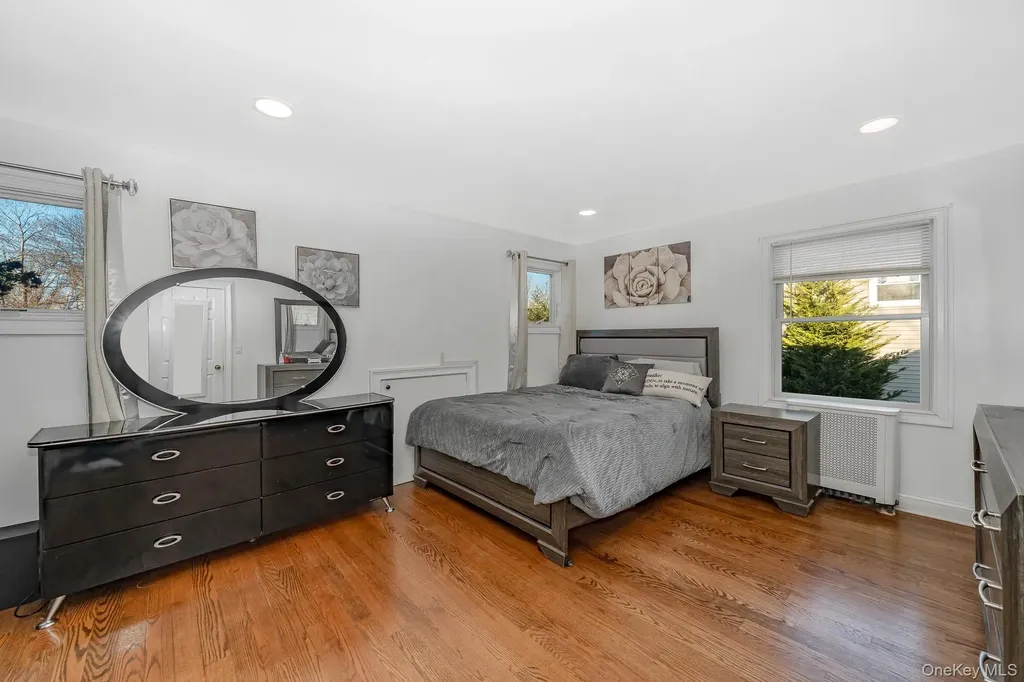 25 Old Mill Road Merrick NY 11566