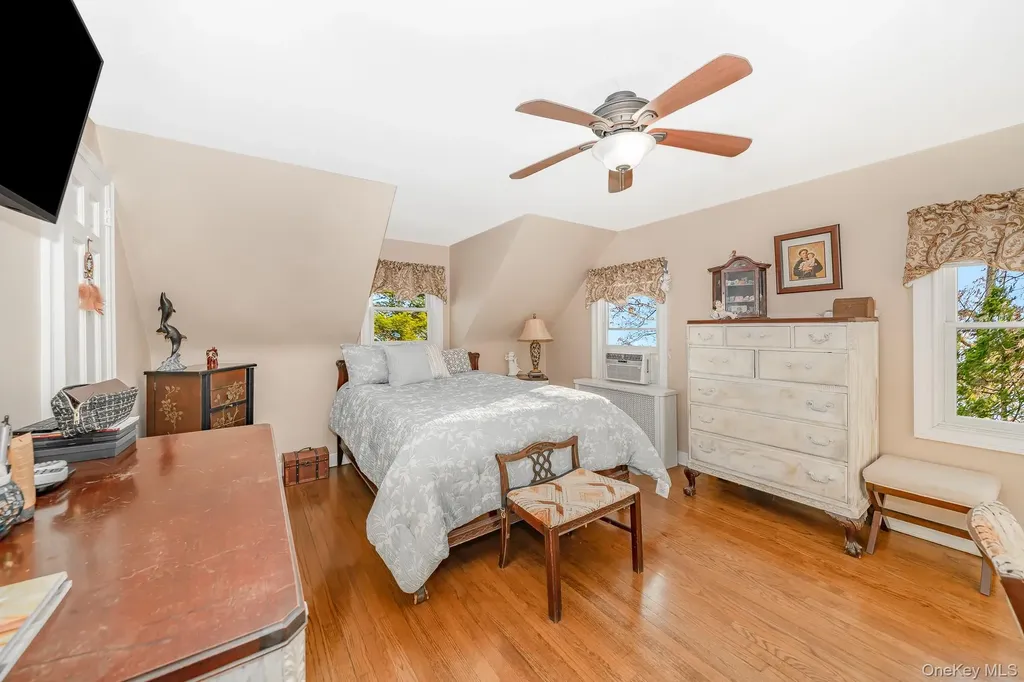 25 Old Mill Road Merrick NY 11566