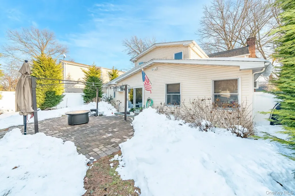 25 Old Mill Road Merrick NY 11566