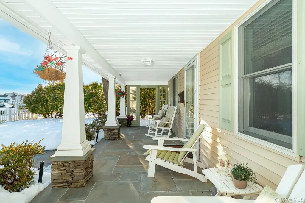 25 Old Mill Road Merrick NY 11566