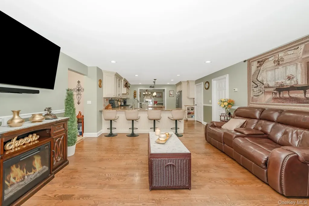 25 Old Mill Road Merrick NY 11566