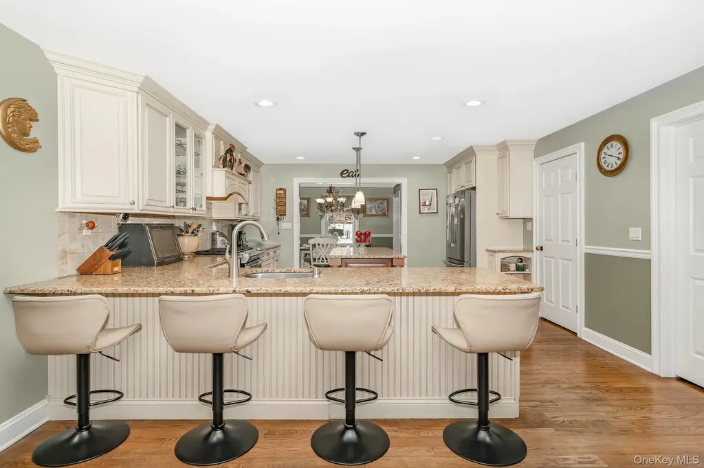 25 Old Mill Road Merrick NY 11566
