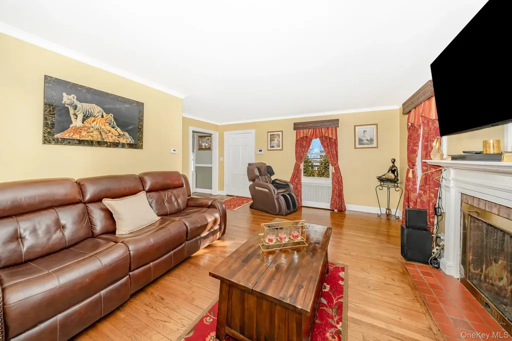 25 Old Mill Road Merrick NY 11566