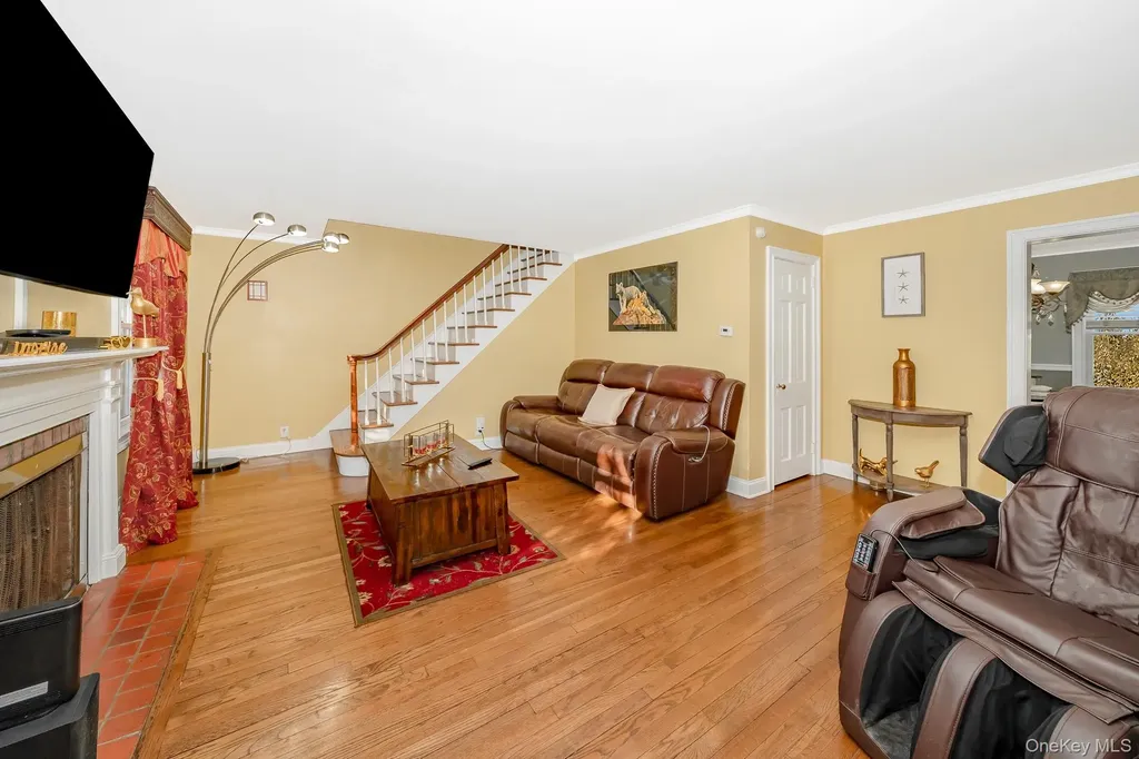 25 Old Mill Road Merrick NY 11566