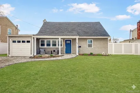 1031 Jefferson Street Baldwin NY 11510