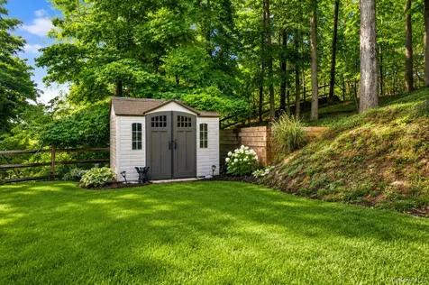5 Tryon Circle Cortlandt Manor NY 10567