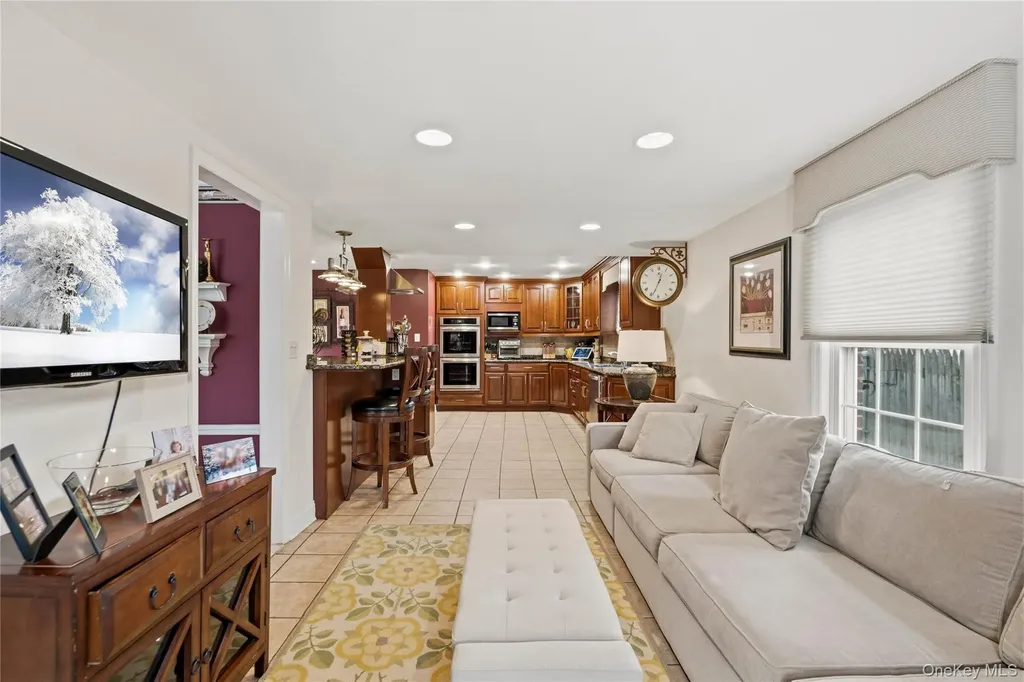 4 Lancaster Avenue Baldwin NY 11510
