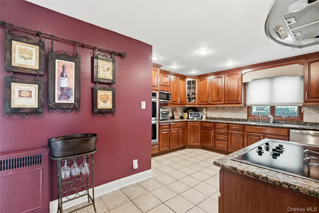4 Lancaster Avenue Baldwin NY 11510