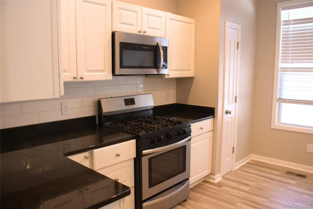 53 Cornwall Lane Middletown NY 10940
