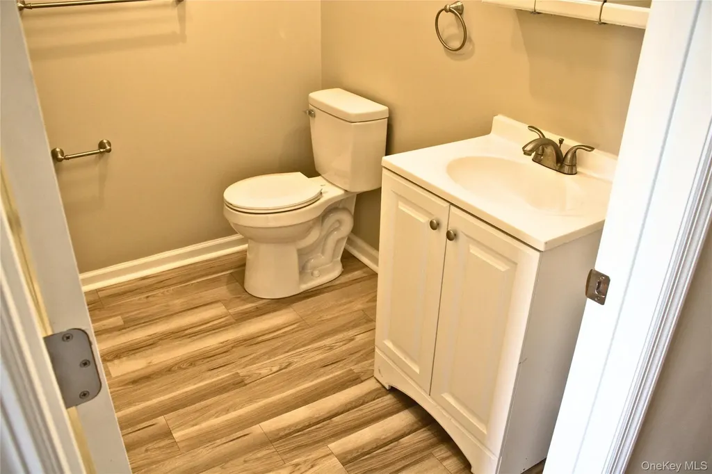 53 Cornwall Lane Middletown NY 10940