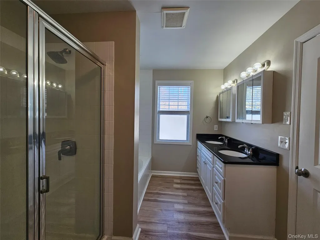 53 Cornwall Lane Middletown NY 10940