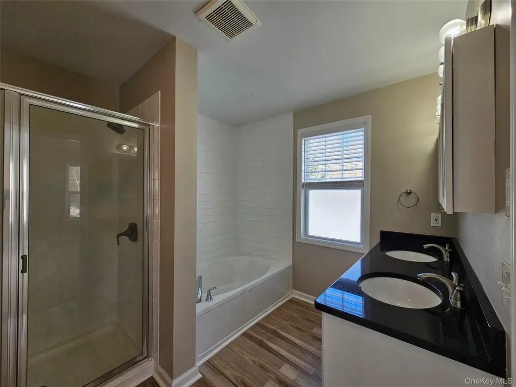 53 Cornwall Lane Middletown NY 10940