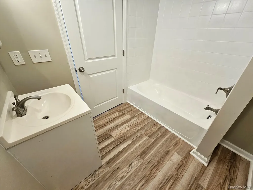 53 Cornwall Lane Middletown NY 10940
