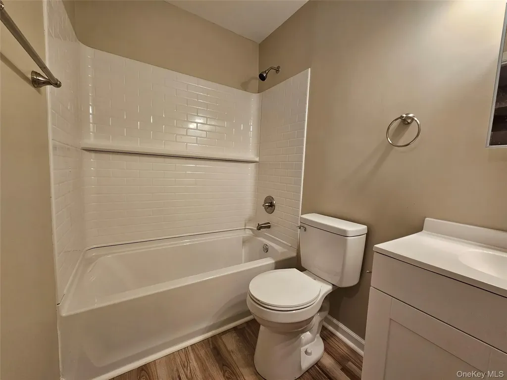 53 Cornwall Lane Middletown NY 10940