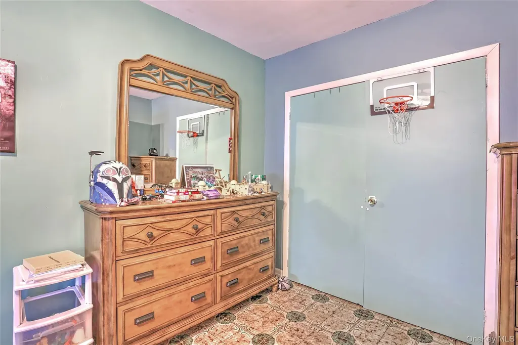 815 Quincy Avenue Bronx NY 10465