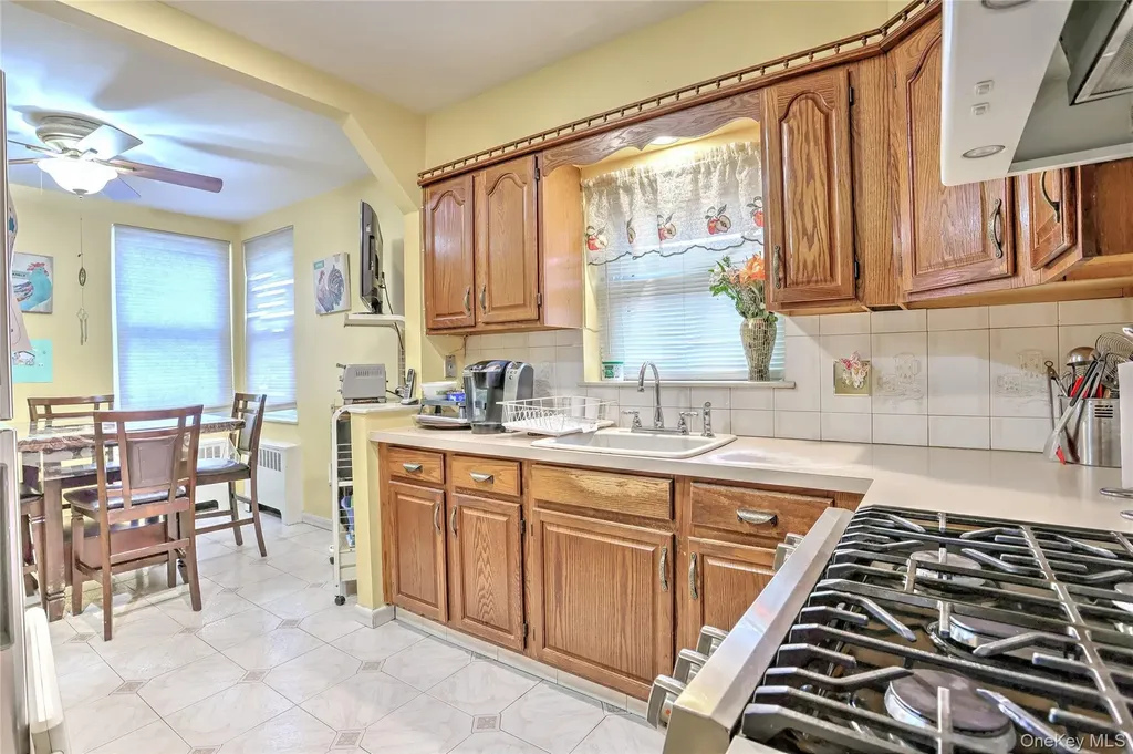 815 Quincy Avenue Bronx NY 10465