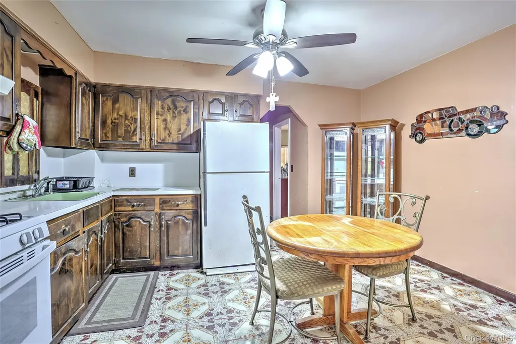 815 Quincy Avenue Bronx NY 10465