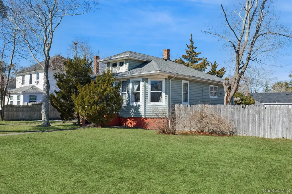 37 Lake Avenue Riverhead NY 11901