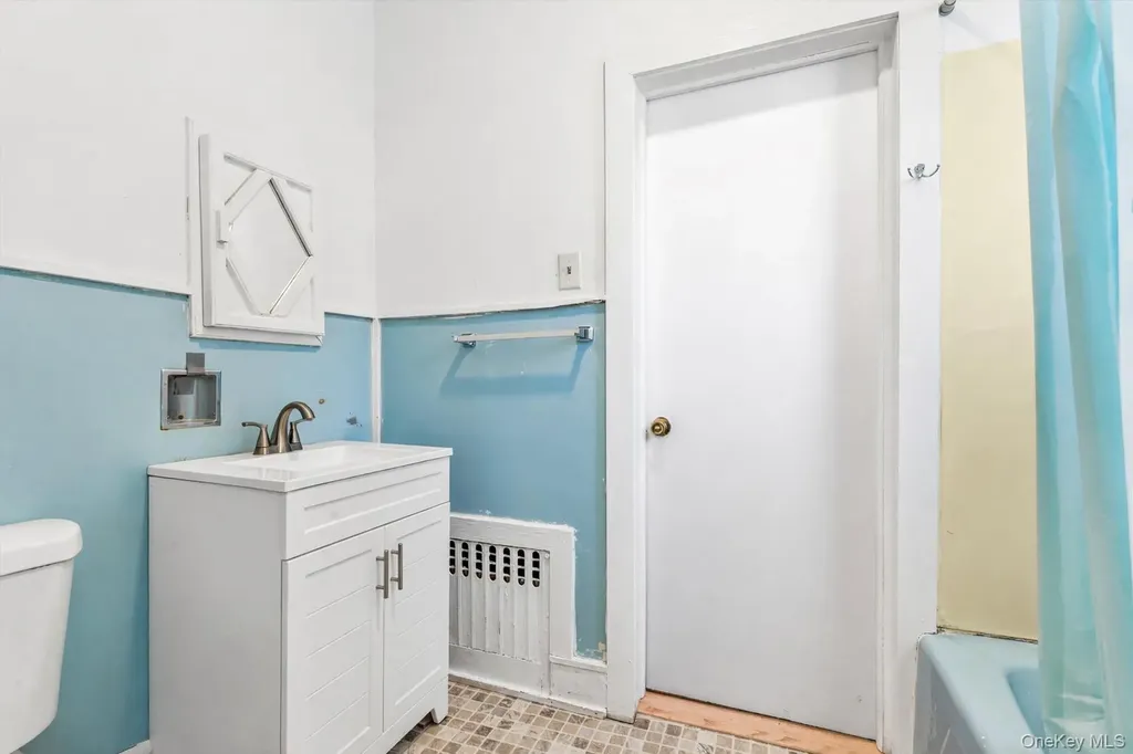 37 Lake Avenue Riverhead NY 11901