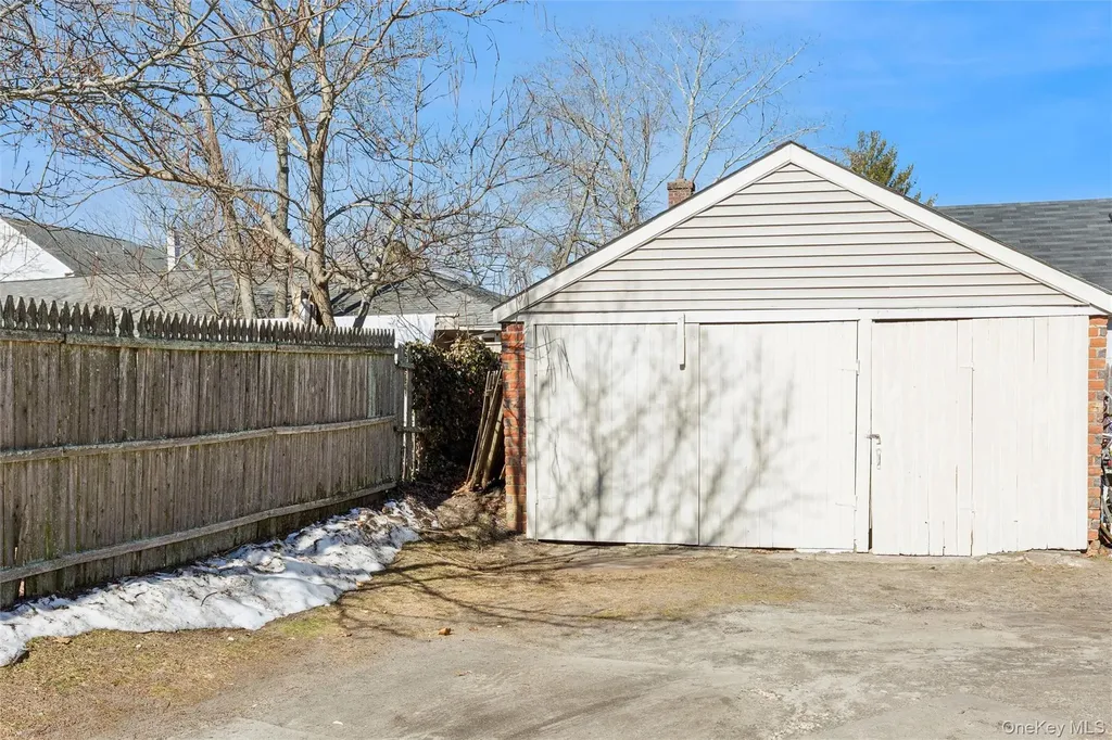 37 Lake Avenue Riverhead NY 11901