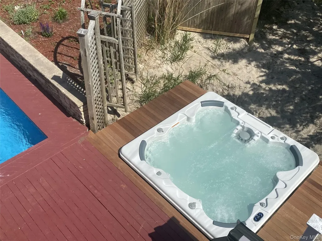 300 Lewis Walk Cherry Grove NY 11782