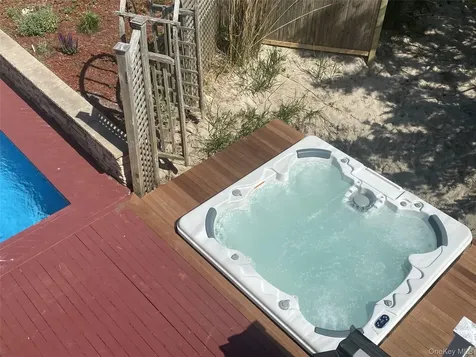 300 Lewis Walk Cherry Grove NY 11782