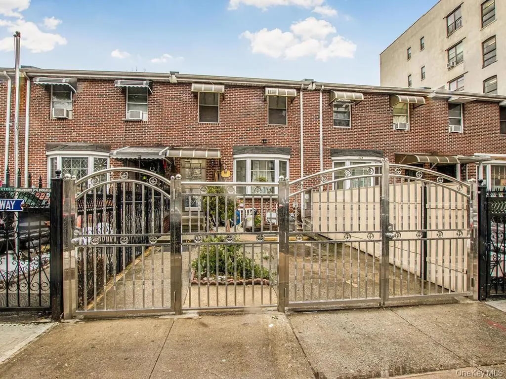 526 E 139th Street Bronx NY 10454