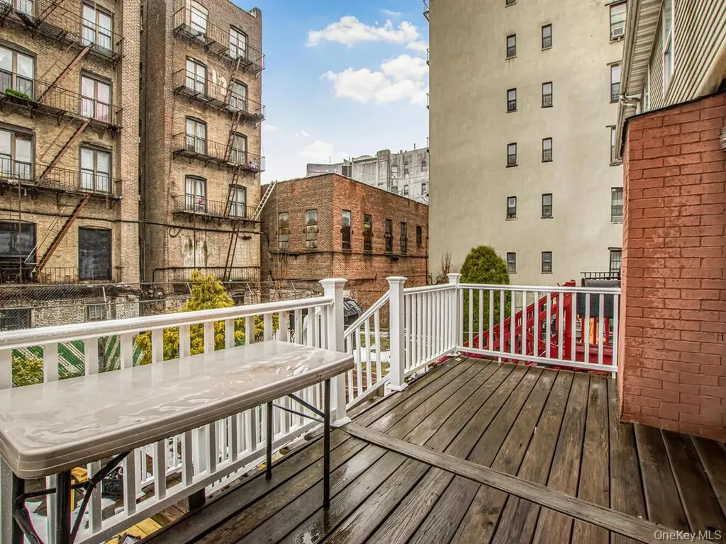526 E 139th Street Bronx NY 10454