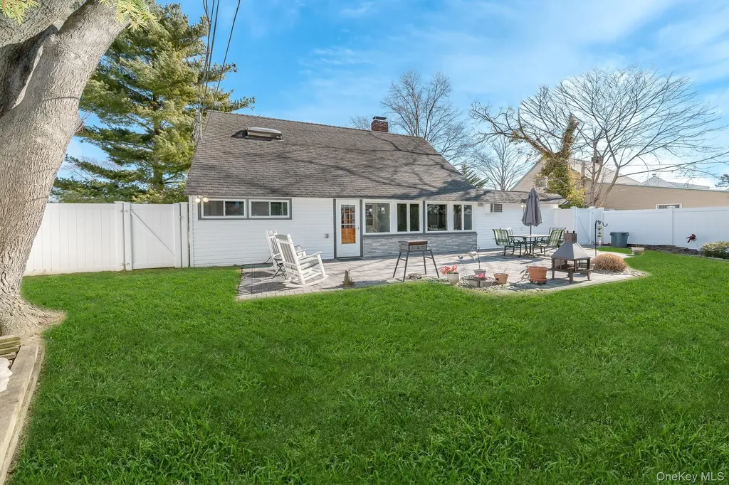 44 Disc Lane Wantagh NY 11793