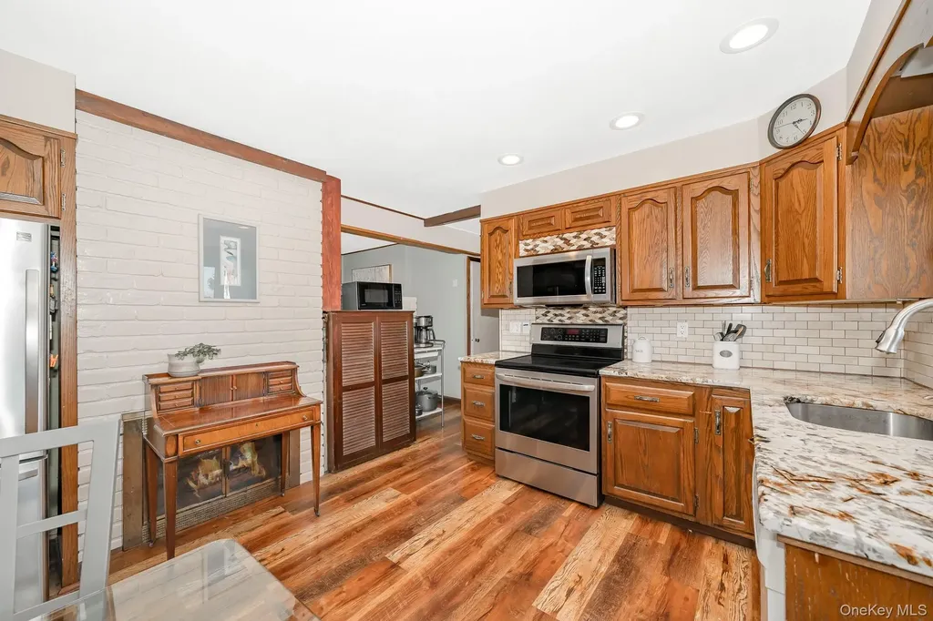 44 Disc Lane Wantagh NY 11793