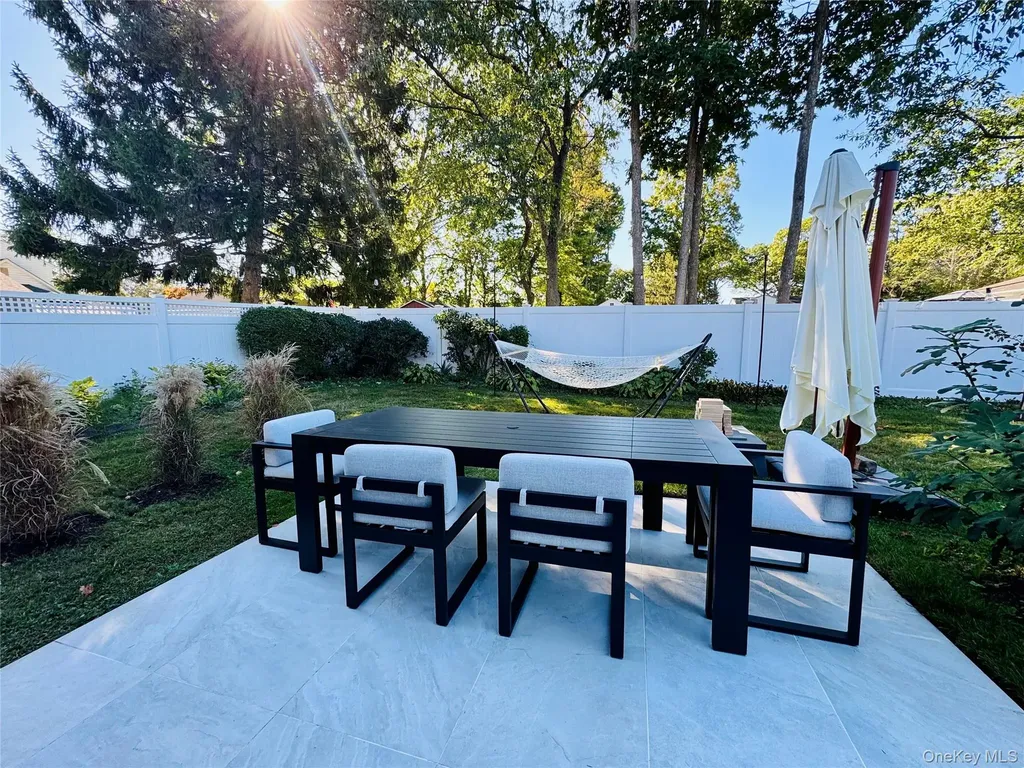 83 Vanderbilt Avenue West Babylon NY 11704