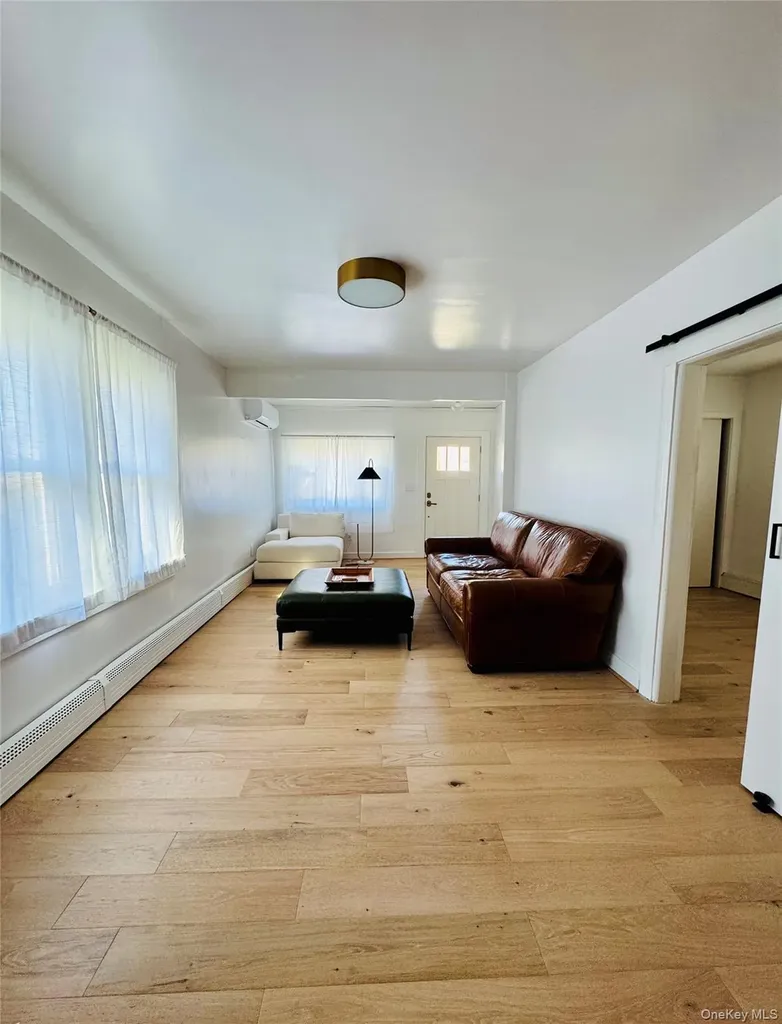 83 Vanderbilt Avenue West Babylon NY 11704
