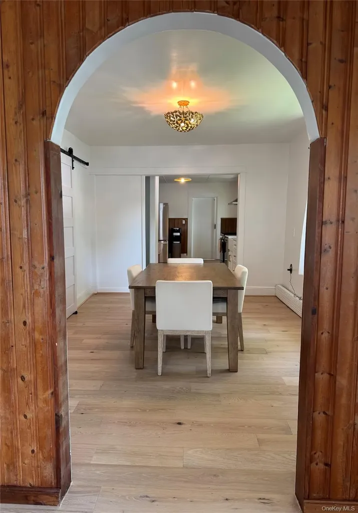83 Vanderbilt Avenue West Babylon NY 11704