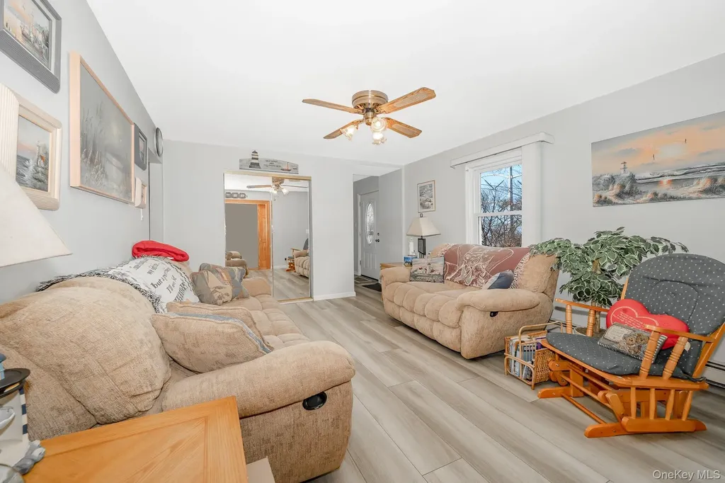 3683 Hawk Road Levittown NY 11756