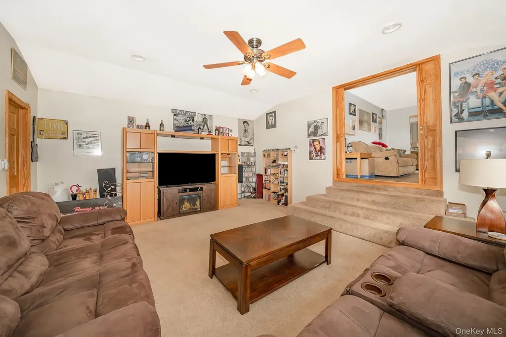 3683 Hawk Road Levittown NY 11756